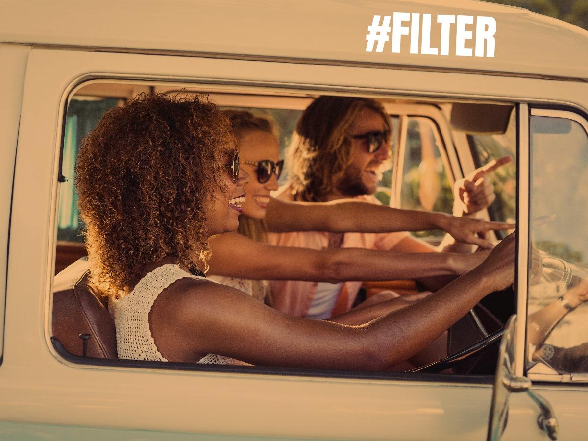 Freunde auf einem Roadtrip mit Instagram-Filter angewendet - Warum Sie Ihren Beitrag bearbeiten möchten - Bild