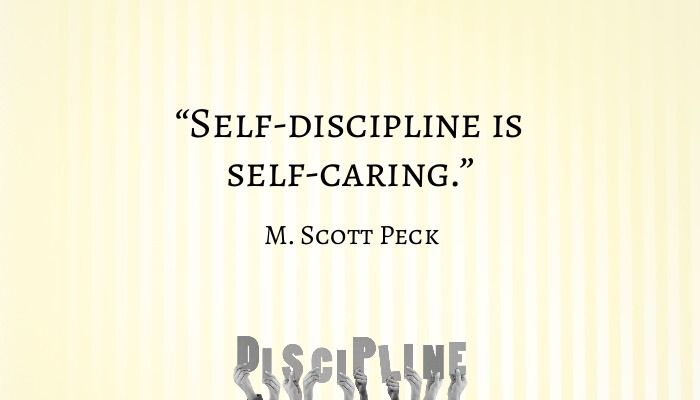 Citação de M. Scott Peck em um fundo amarelo com uma imagem &#39;Disciplina&#39; na parte inferior