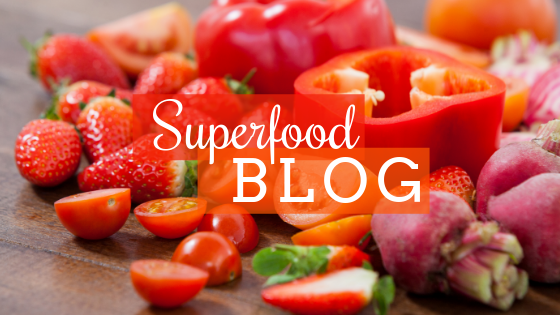 blog de super comida de texto con fondo de frutas y verduras