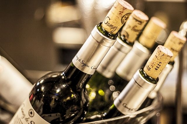 Photo of wine bottles - The 100 best event marketing ideas - Image