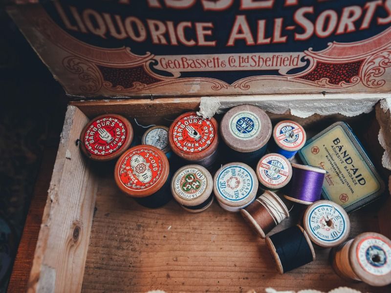 Old school tin branding - Everything you need to know about branding and marketing - Image